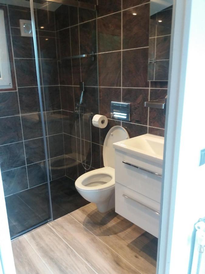 Luxe Bungalow Op Rustig Vakantiepark. Dronrijp 外观 照片