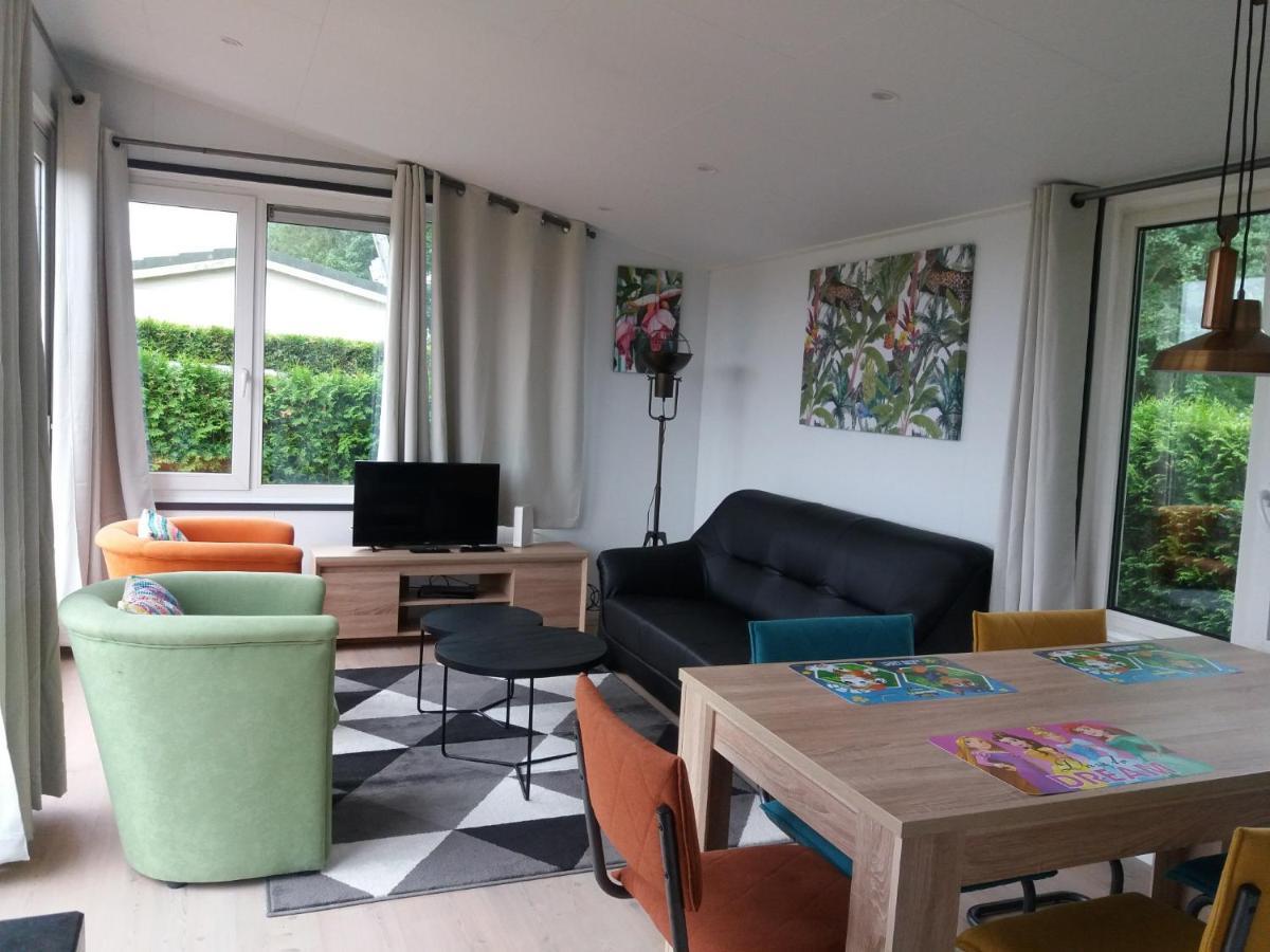 Luxe Bungalow Op Rustig Vakantiepark. Dronrijp 外观 照片